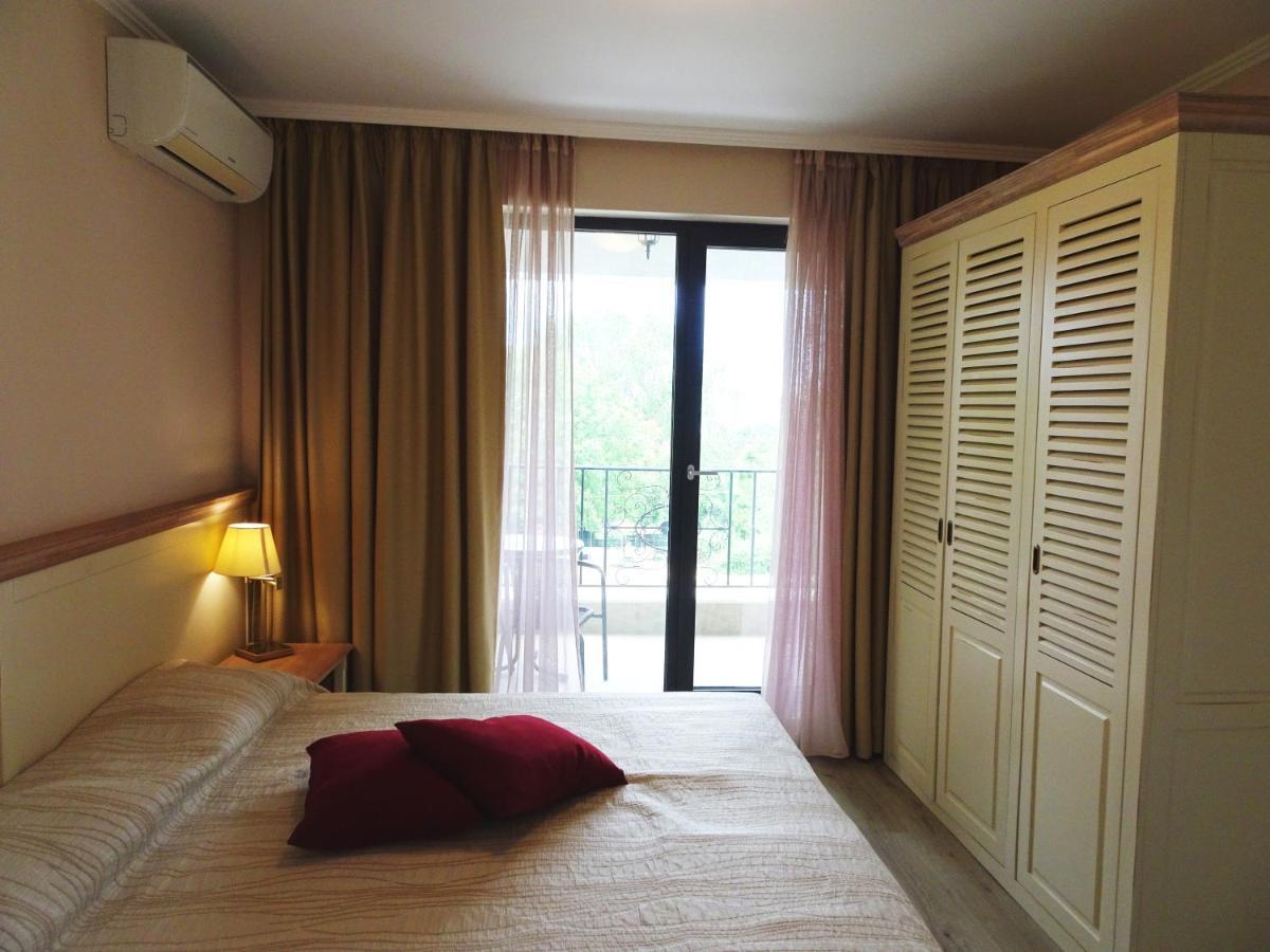 Private Apartments In White Rock Castle 巴尔奇克 外观 照片