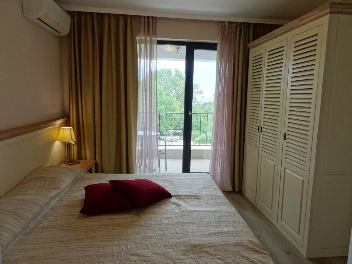 Private Apartments In White Rock Castle 巴尔奇克 外观 照片