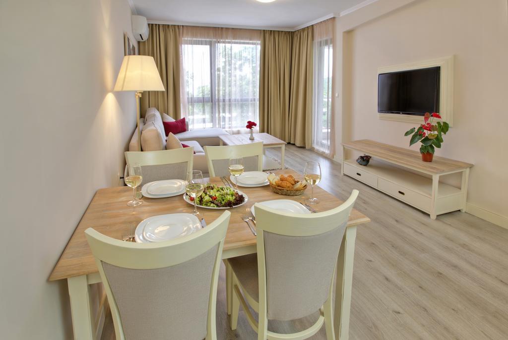 Private Apartments In White Rock Castle 巴尔奇克 客房 照片
