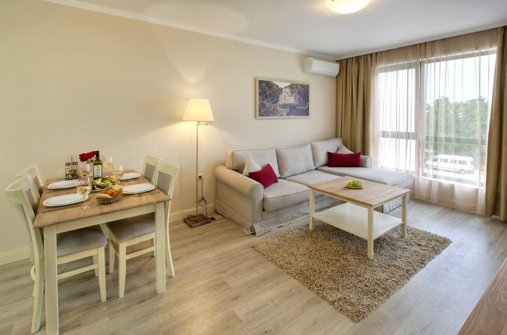 Private Apartments In White Rock Castle 巴尔奇克 客房 照片