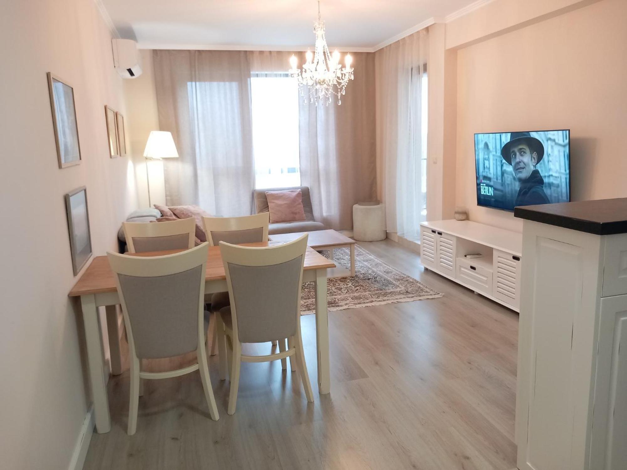 Private Apartments In White Rock Castle 巴尔奇克 外观 照片